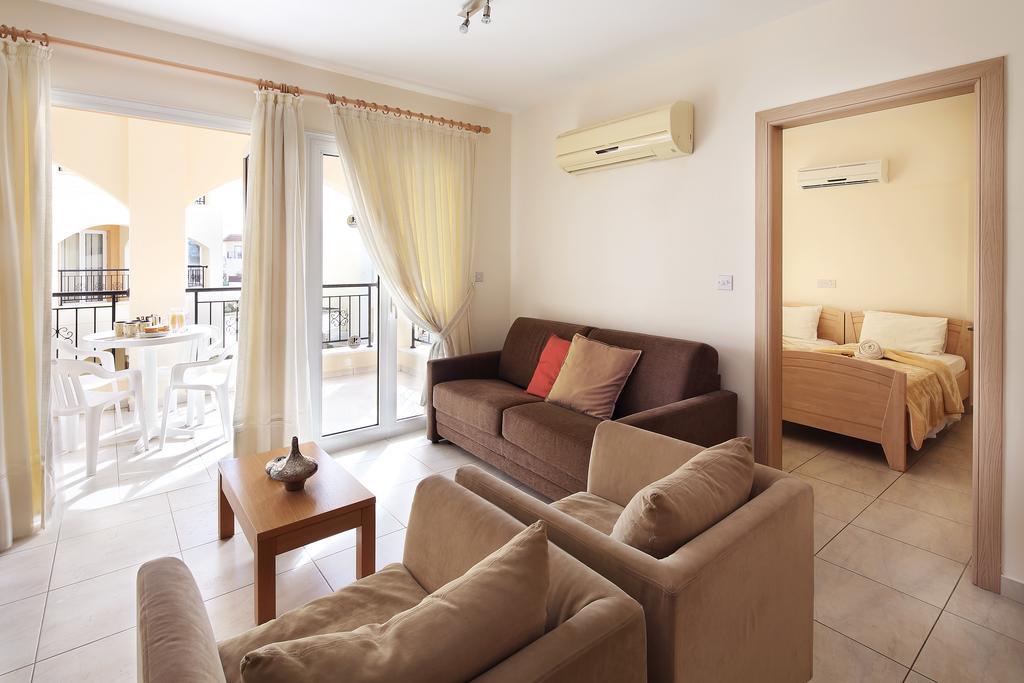 Adamou Gardens Daire Pafos Dış mekan fotoğraf