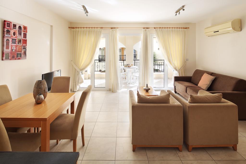 Adamou Gardens Daire Pafos Dış mekan fotoğraf