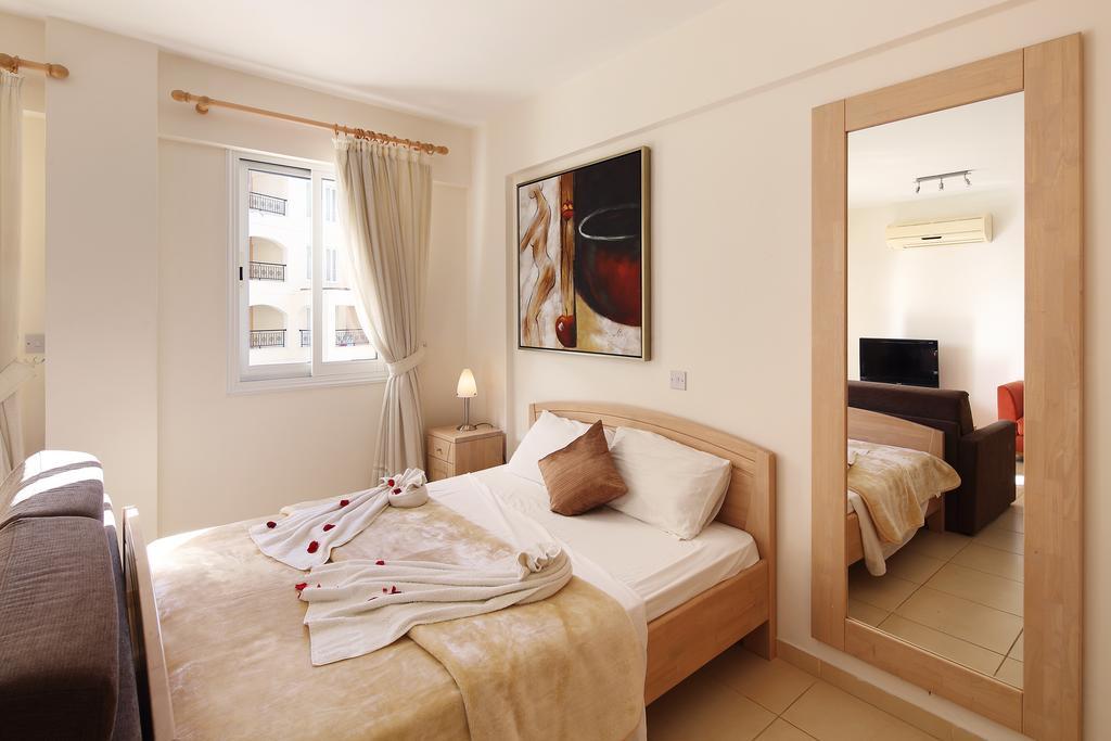 Adamou Gardens Daire Pafos Dış mekan fotoğraf