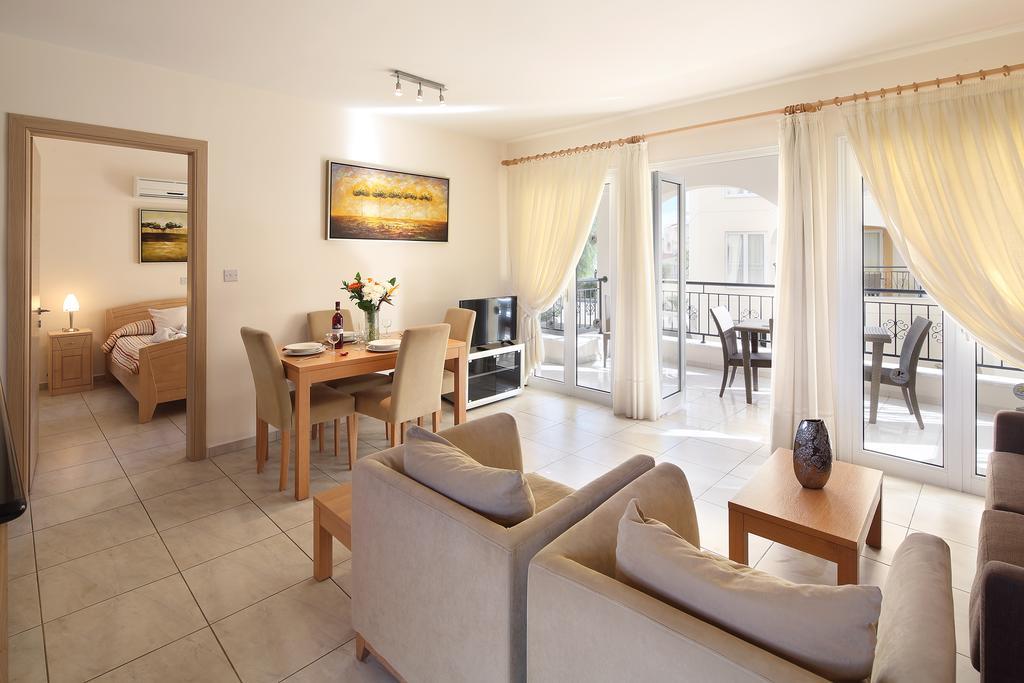 Adamou Gardens Daire Pafos Dış mekan fotoğraf